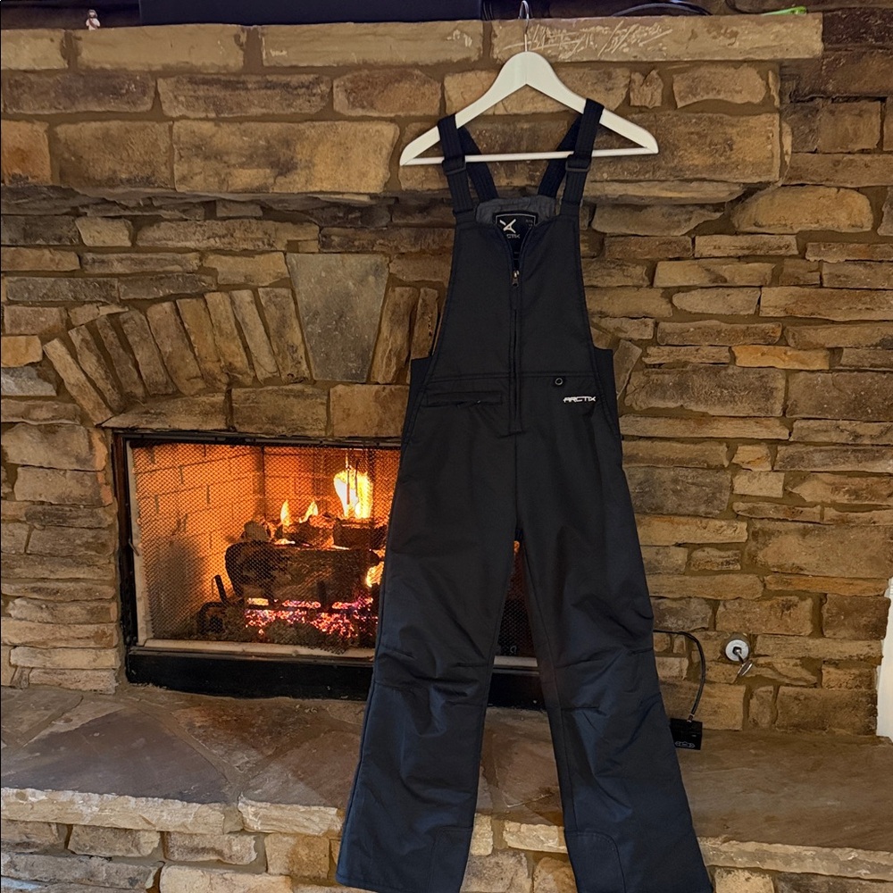 Arctix Black Sz M youth Insulated Snow/Outdoor Overalls